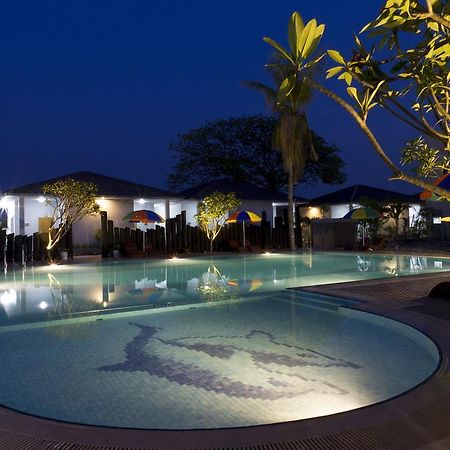 Triumph Hotel Mandalay Bagian luar foto