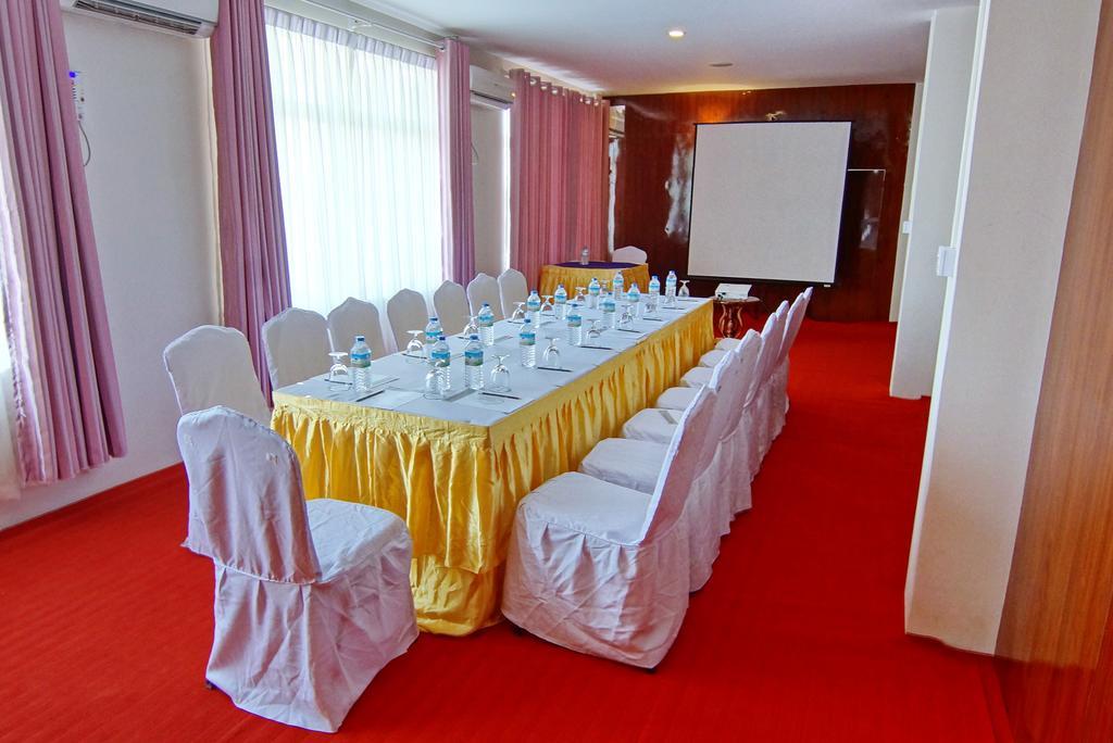 Triumph Hotel Mandalay Bagian luar foto