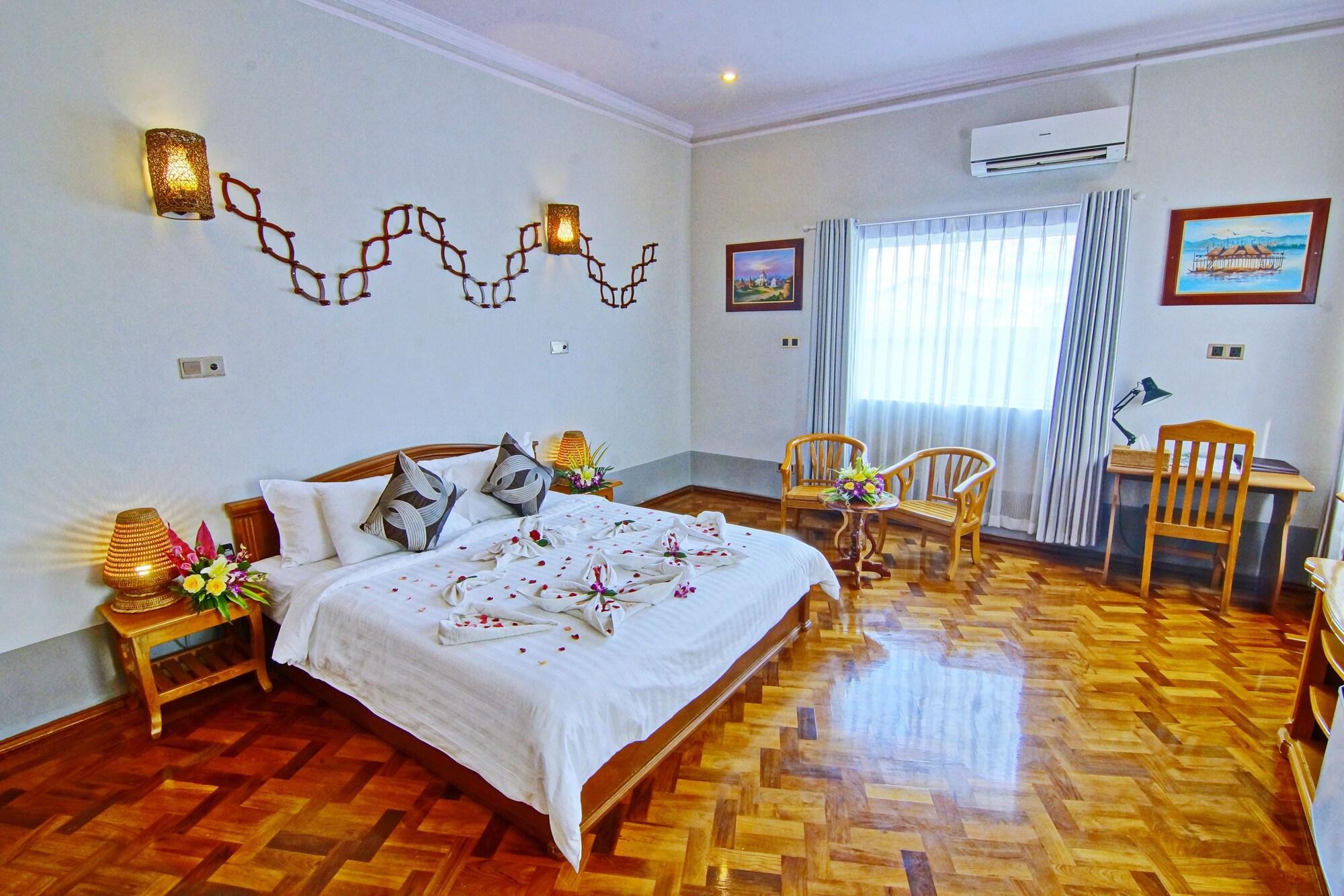 Triumph Hotel Mandalay Bagian luar foto