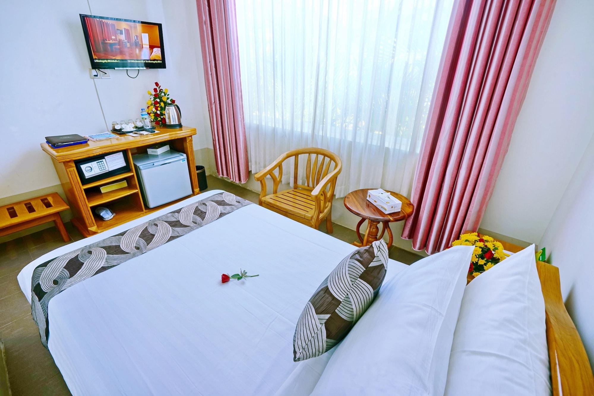 Triumph Hotel Mandalay Bagian luar foto