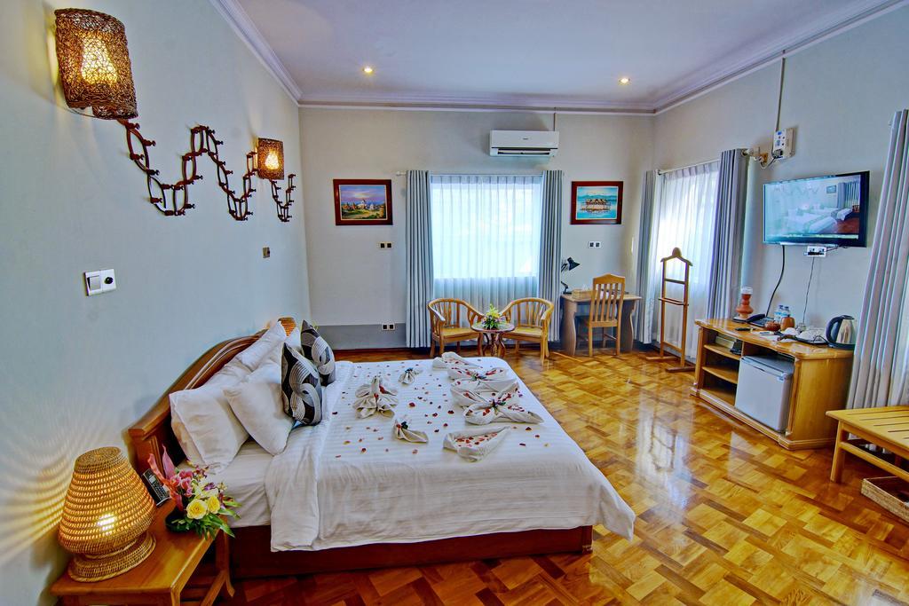 Triumph Hotel Mandalay Bagian luar foto