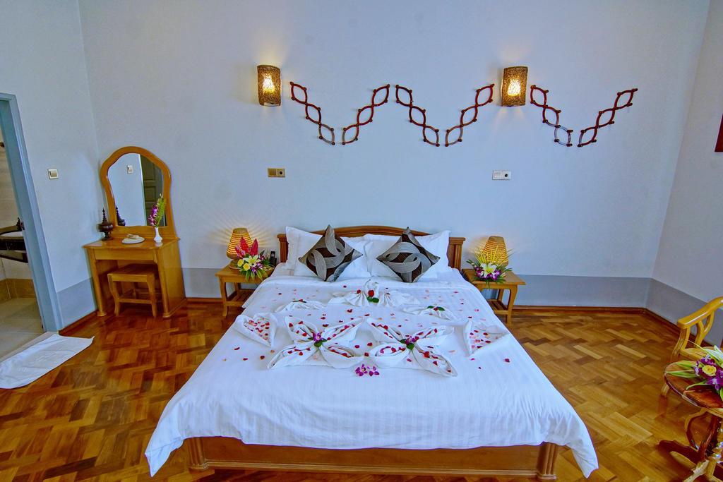 Triumph Hotel Mandalay Bagian luar foto
