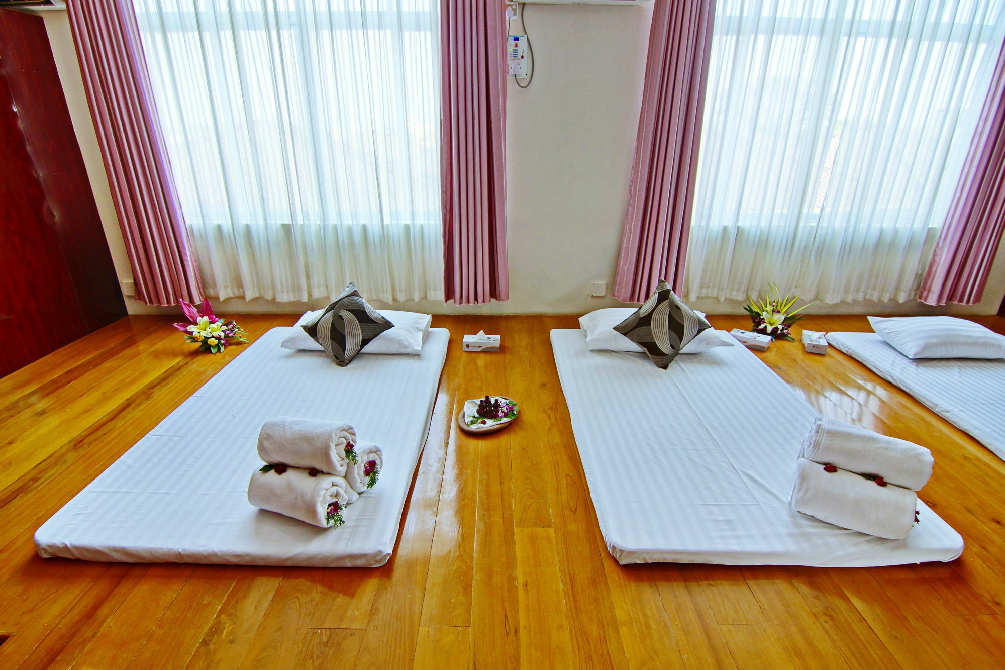 Triumph Hotel Mandalay Bagian luar foto