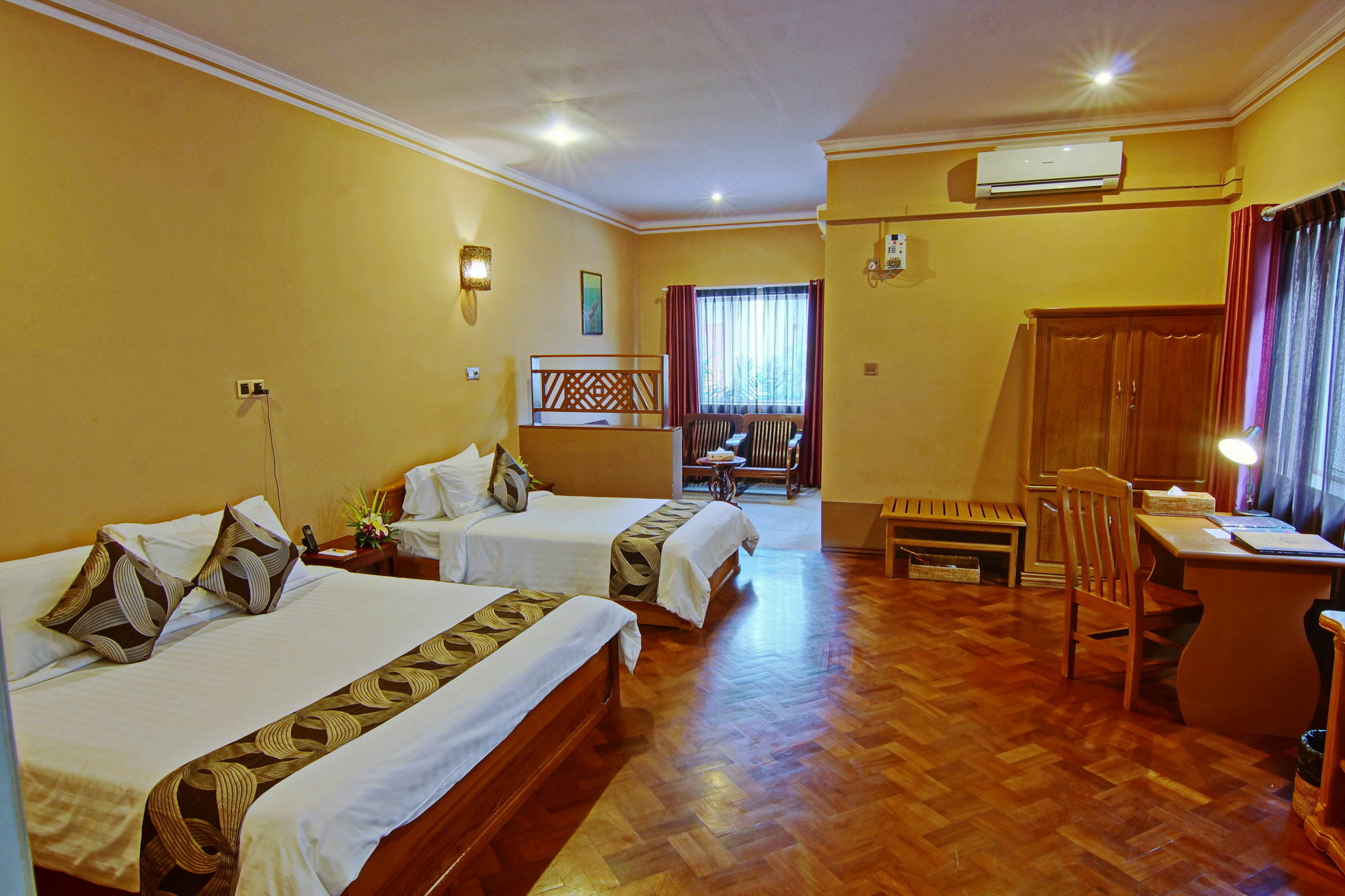 Triumph Hotel Mandalay Bagian luar foto