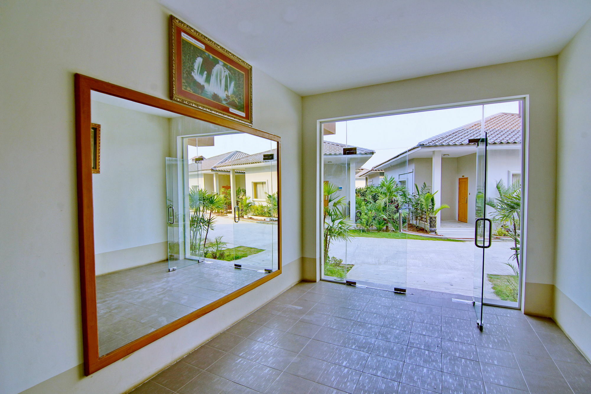 Triumph Hotel Mandalay Bagian luar foto